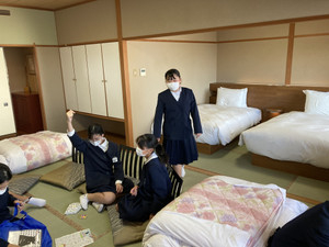 00ebb9bb728546bdae69cbd5f5e76dc4