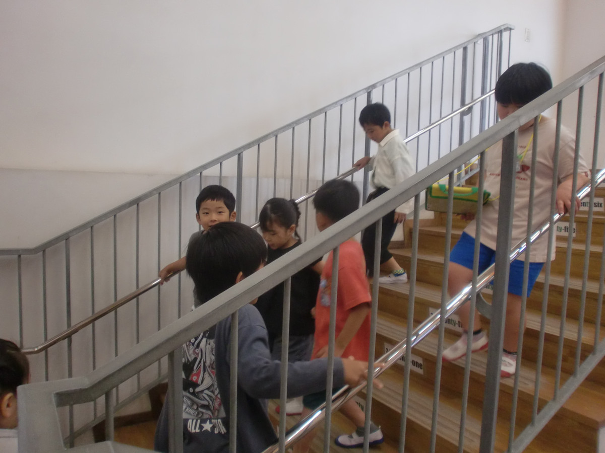 曽於市立財部小学校ブログ 学校探検スタートです！